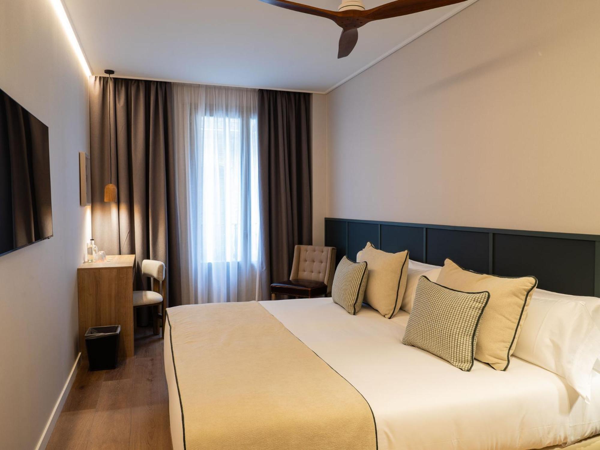 Hotel Well And Come Malaga Ngoại thất bức ảnh