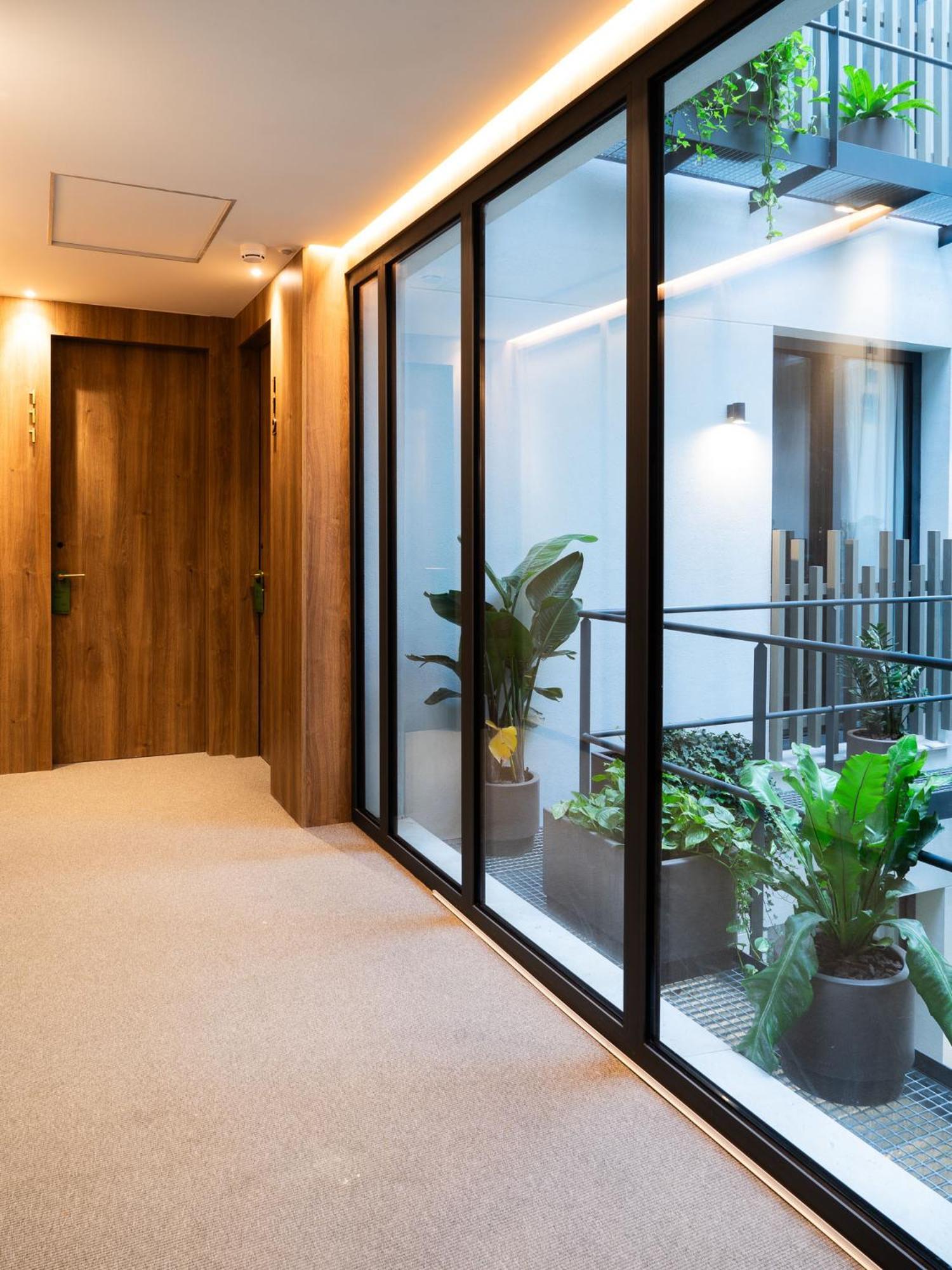 Hotel Well And Come Malaga Ngoại thất bức ảnh