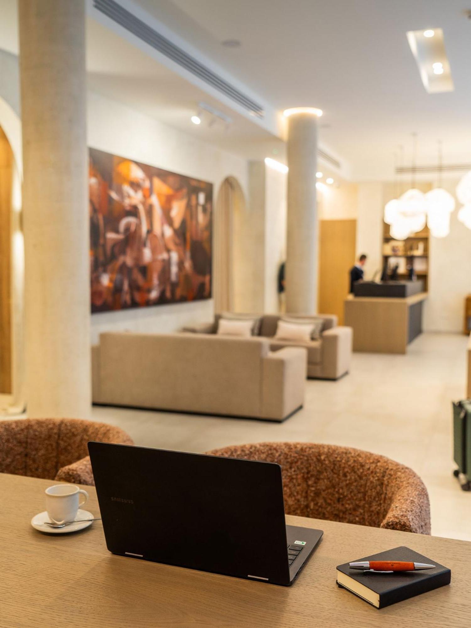 Hotel Well And Come Malaga Ngoại thất bức ảnh