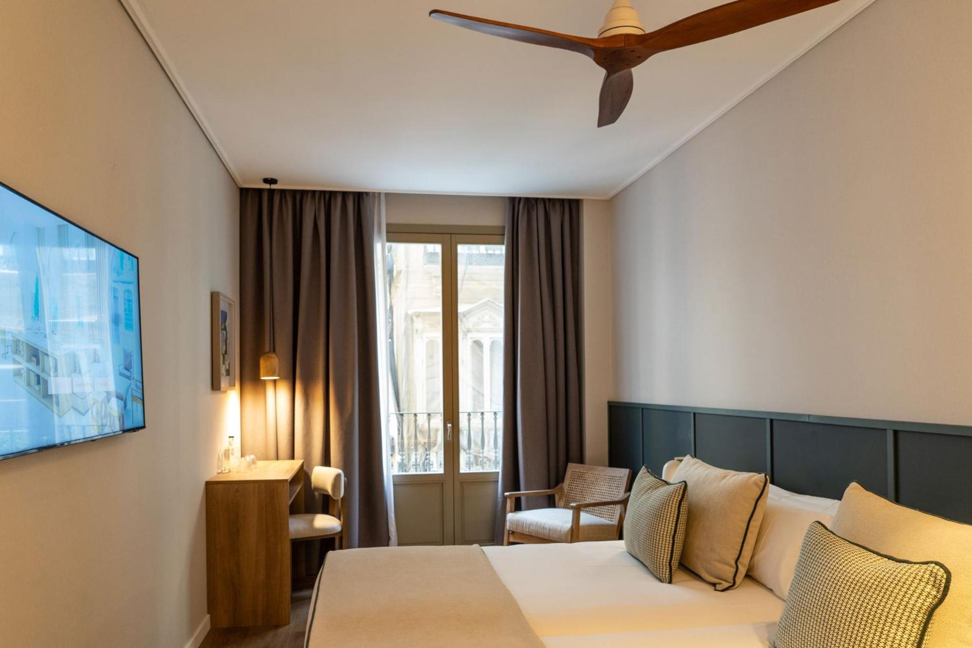 Hotel Well And Come Malaga Ngoại thất bức ảnh