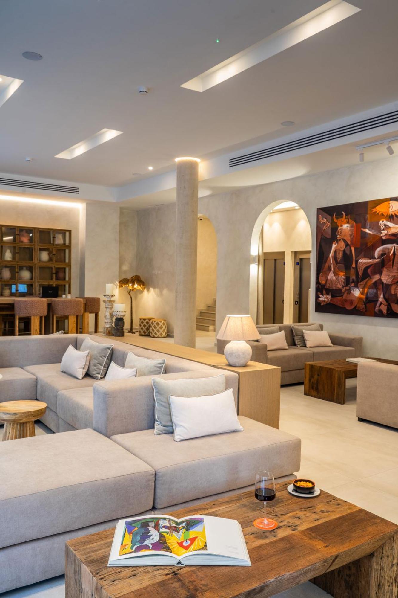 Hotel Well And Come Malaga Ngoại thất bức ảnh