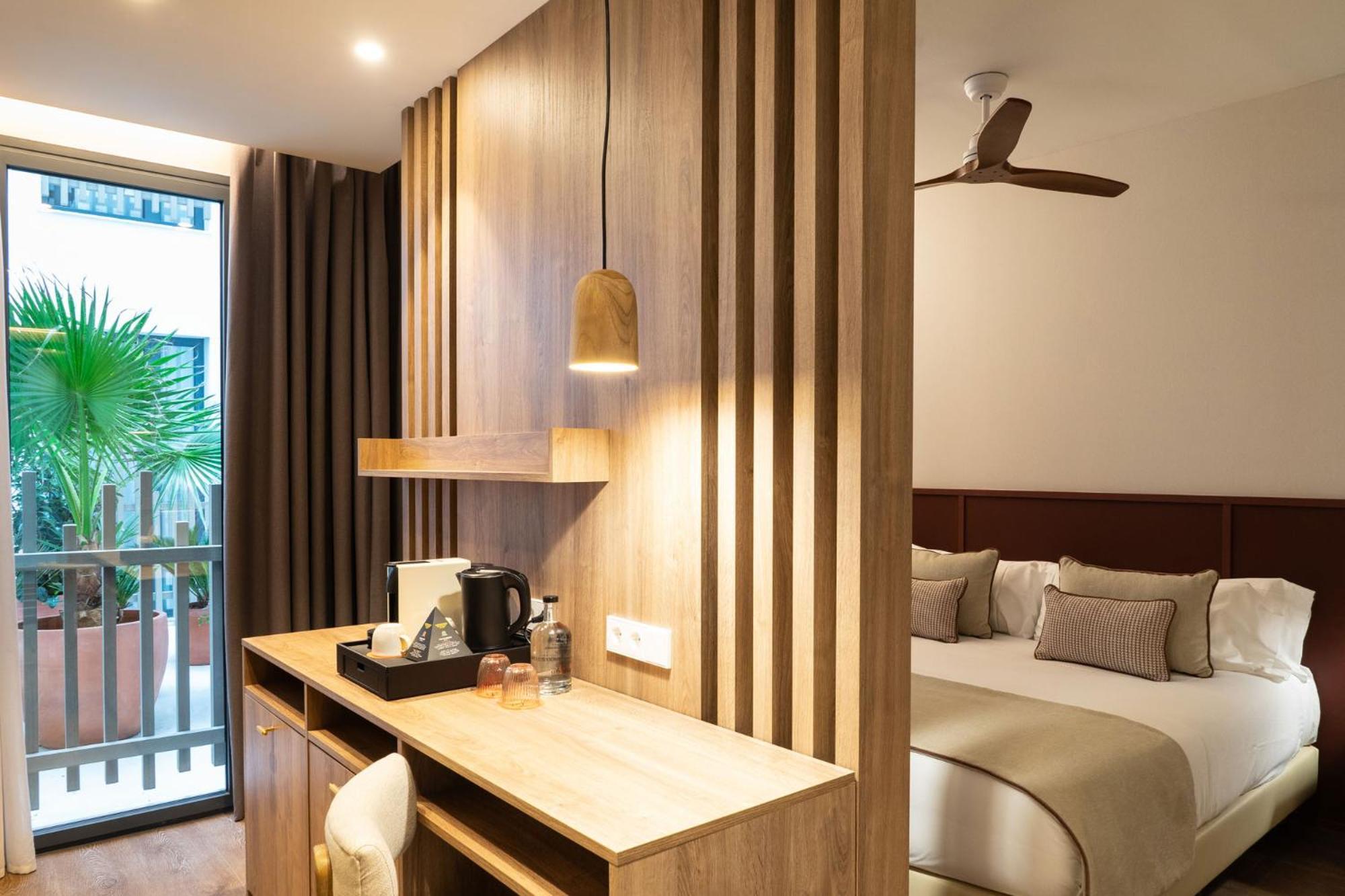 Hotel Well And Come Malaga Ngoại thất bức ảnh