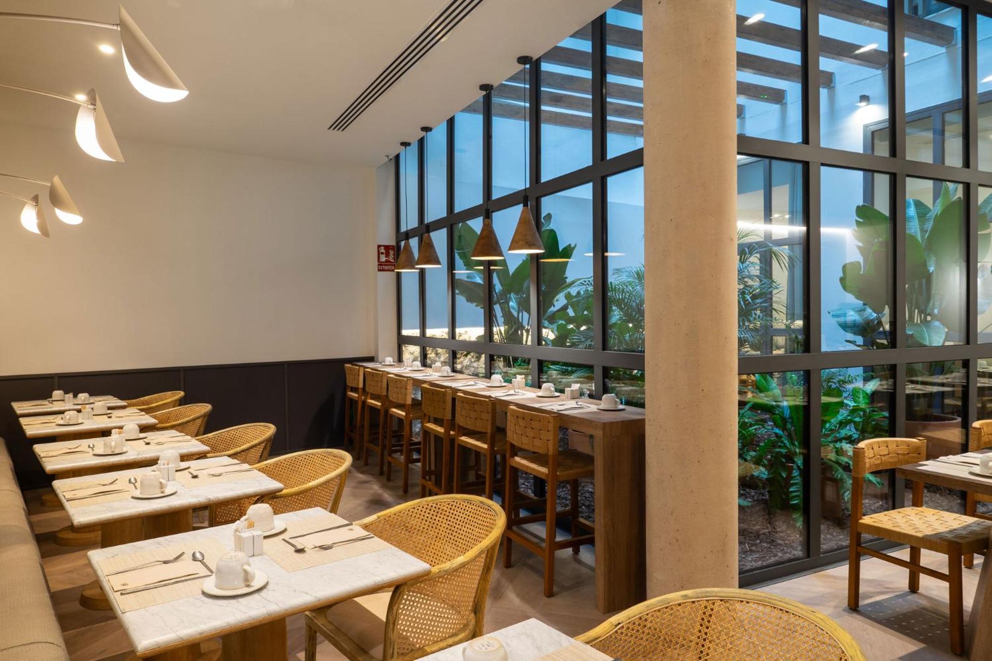 Hotel Well And Come Malaga Ngoại thất bức ảnh