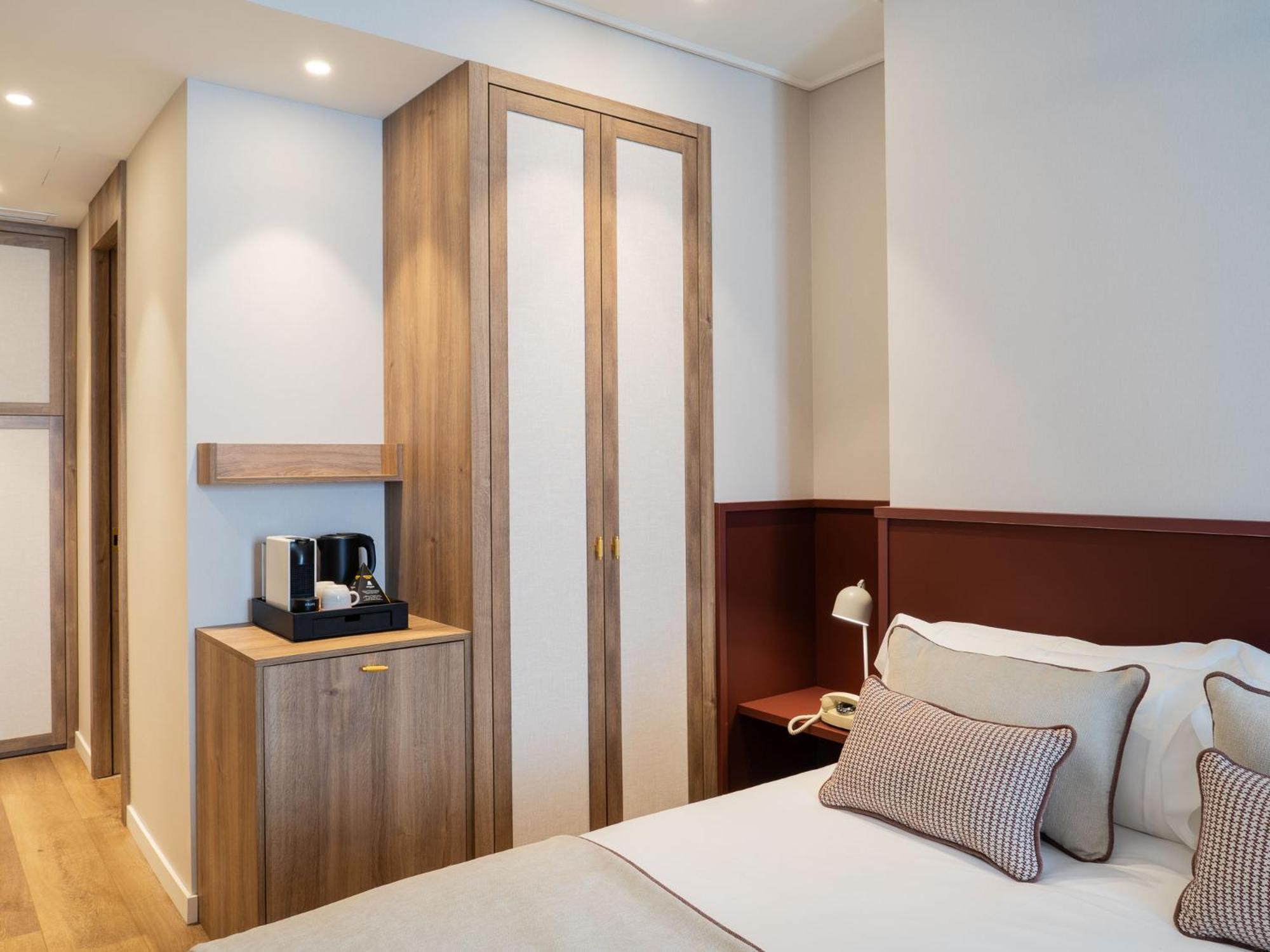 Hotel Well And Come Malaga Phòng bức ảnh